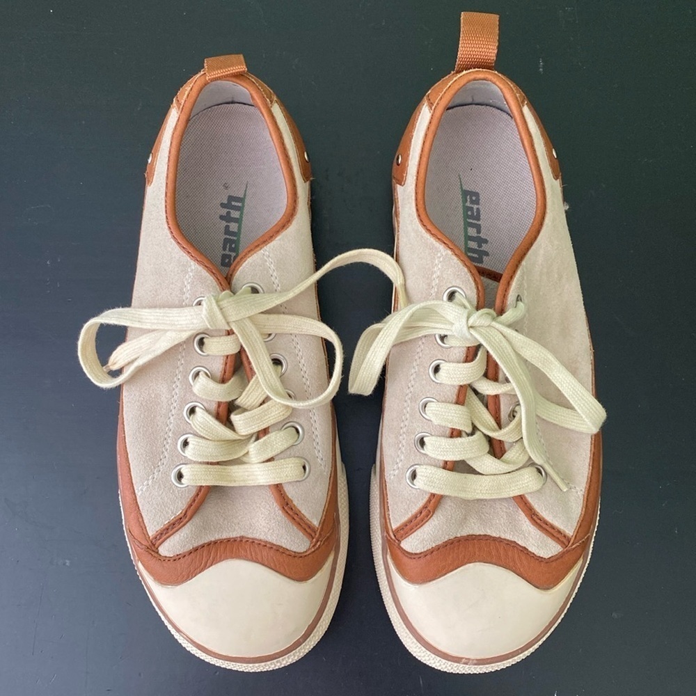 Earth Harbor Leather Suede Lace Up Sneakers Shoes Powder Cream & Tan Size 6